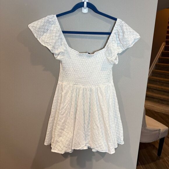 Lulu’s White Eyelet Dress Medium - Picture 5 of 8